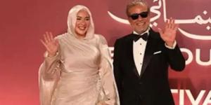 أسما شريف منير: الحجاب لا يعيق طموح المرأة في مهرجان الجونة