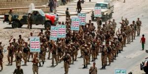 اليمن يجمد أصول 135 فرداً وكياناً وسفينة لارتباطها بالحوثيين