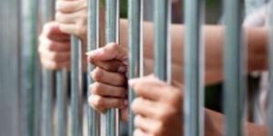 حبس أم وعشيقها 4 أيام بتهمة تعذيب وقتل طفلها في البحيرة