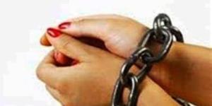 60 يوما من التعذيب.. حبس ربة منزل وعشيقها لاتهامهما بقتل طفلها فى البحيرة :اليوم السابع