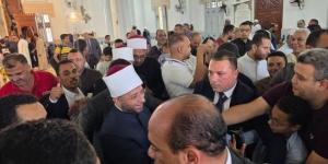 مفتى الجمهورية ووزير الأوقاف ومحافظ السويس يؤدون صلاة الجمعة ببورتوفيق.. فيديو :اليوم السابع