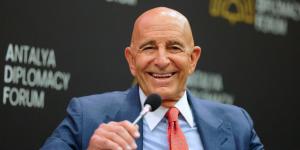 توم باراك: من الوارد توجيه ضربة أميركية لإيران خلال عطلة نهاية هذا الأسبوع