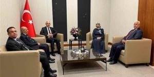 وزيرة الخارجية تصل تركيا حاملة رسالة خطية من الرئيس العليمي إلى اردوغان