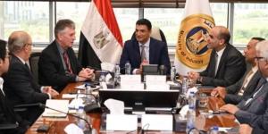 وزير الصناعة يبحث مع الجمعية البرازيلية لصناعة القوالب نقل التكنولوجيا إلى المصانع المصرية