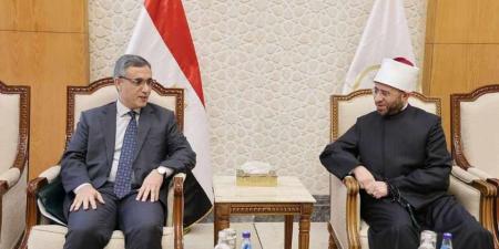 وزير الأوقاف: نرحب بإطلاق دفعات جديدة من البرامج التدريبية المشتركة والتعاون الدعوي مع الجزائر