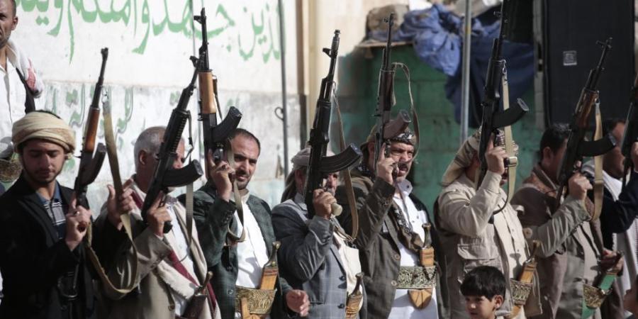 باحث سياسي يمني: فتح الحوثيين جبهات جديدة في المنطقة يترتب عليه العديد من المخاطر