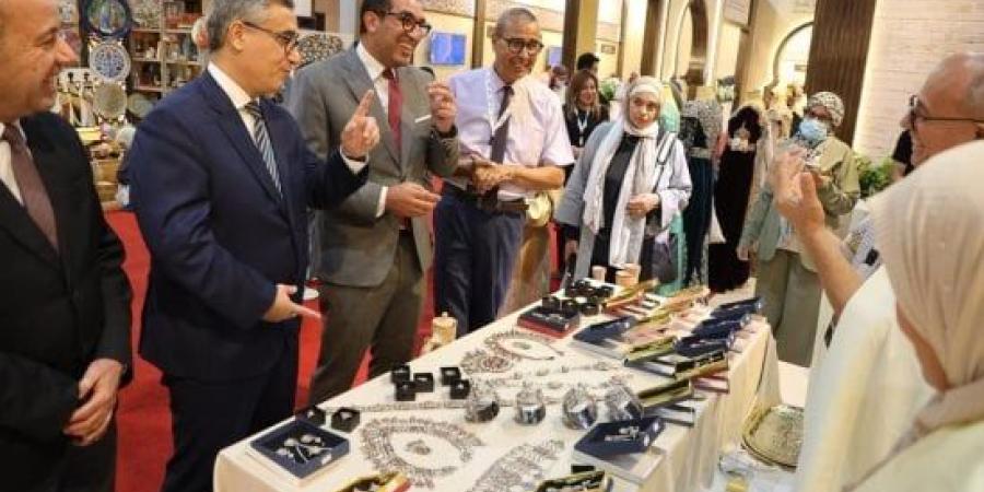 زيارات دبلوماسية وآلاف الزوار من العرب والأجانب وحفلات فى معرض تراثنا :اليوم السابع