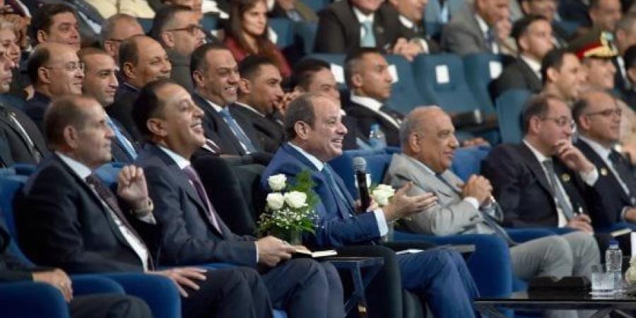 الرئيس السيسي يشارك في جلسة عن الأمن الغذائي والمائي بمنتدى مصر 2026