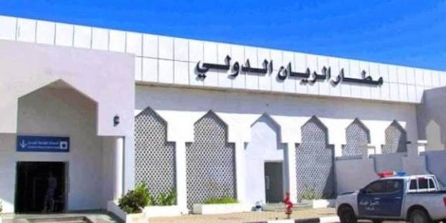 ميليشيا الحوثى تقصف مطار الريان في المكلا بالصواريخ الباليستية  والحوثيون يتبنون الهجوم والسلطات تكشف موقع إطلاق الصواريخ