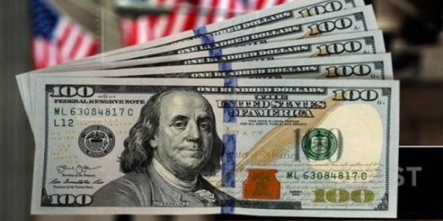 استقرار سعر الدولار في غالبية البنوك المصرية عند 54.45 للشراء و54.55 للبيع