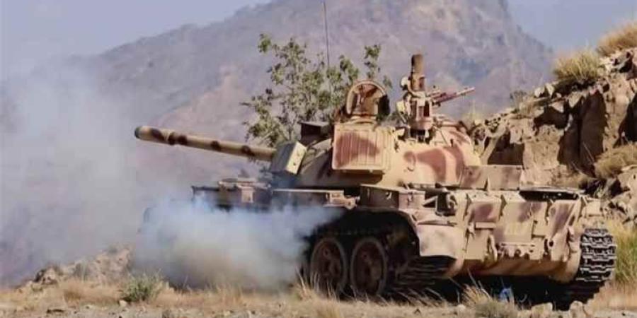 اندلاع مواجهات عنيفة غربي تعز والطيران الحربي يستهدف تجمعات حوثية