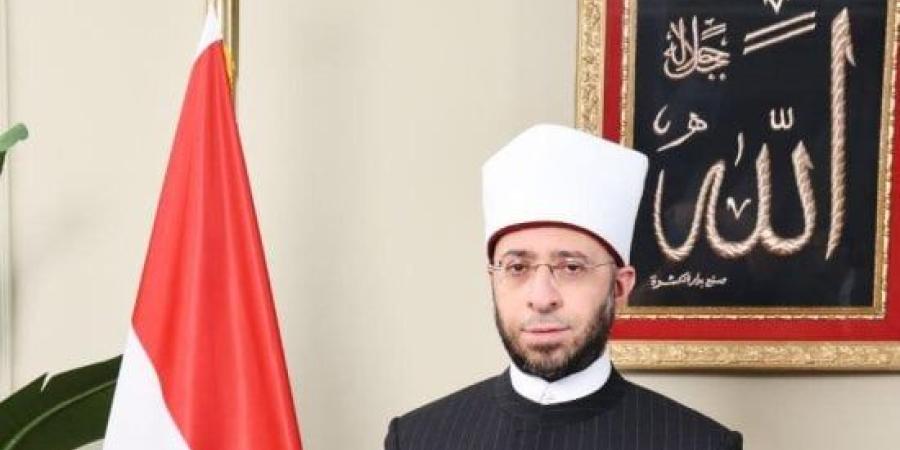 وزير الأوقاف يهنئ أيمن عبد الغني بتجديد تكليفه بتسيير وكالة الأزهر