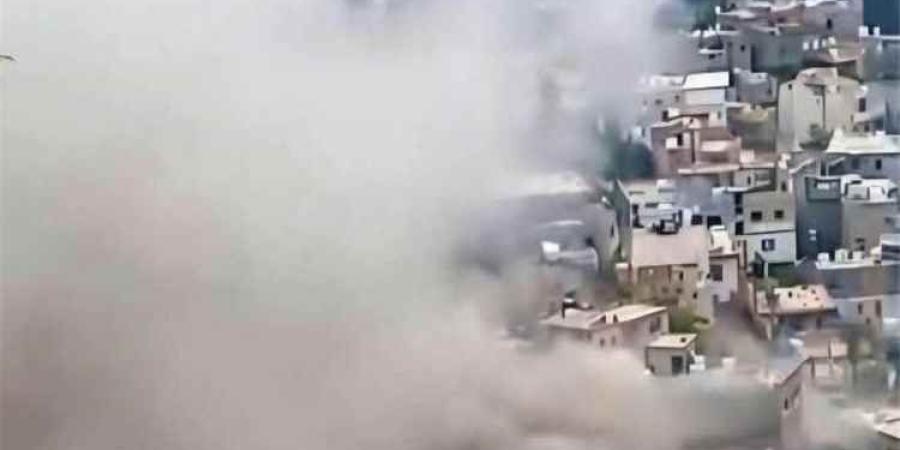 مدير صحة تعز يحذر من انهيار القطاع الطبي جراء الاستهداف الحوثي ونهب 15 سيارة إسعاف