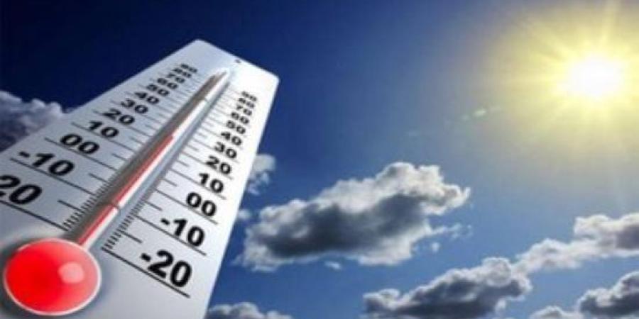 طقس الجمعة مائل للحرارة نهاراً وبارد ليلاً مع أمطار خفيفة في مناطق متفرقة