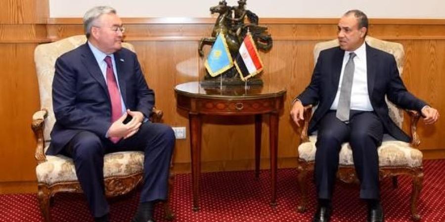 مصر وكازاخستان يؤكدان التزامهما بالحلول السلمية للنزاعات من خلال الحوار والمساعي الدبلوماسية