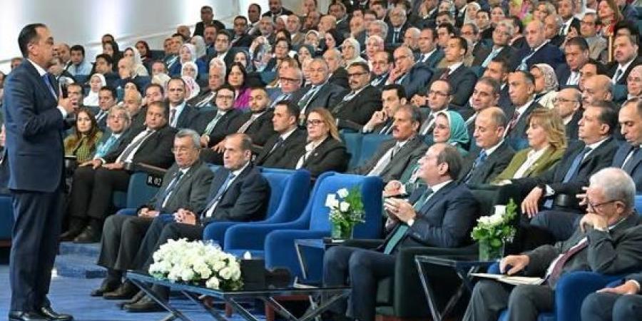 السيسي: الدولة تتحمل الجزء الأكبر من التكلفة الحقيقية للطاقة.. ونسعى للوصول إلى 50% من الطاقة الجديدة والمتجددة بحلول 2030