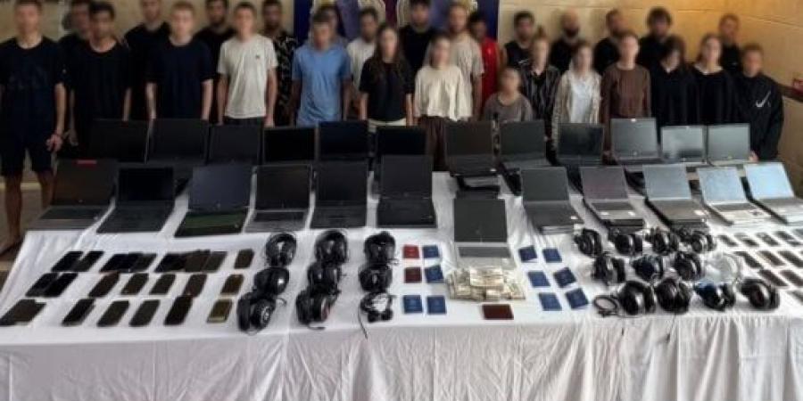 الداخلية تضبط تشكيلاً عصابياً دولياً للنصب الإلكتروني ضم 28 أجنبيا