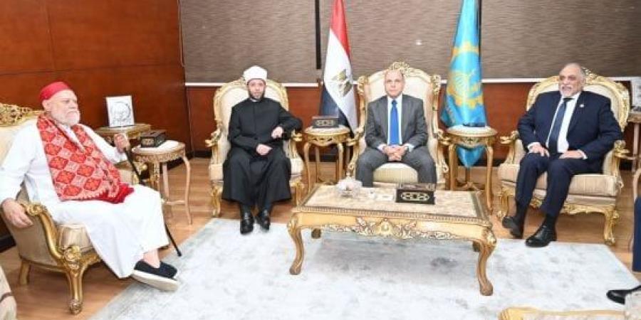 محافظ الغربية يستقبل وزير الأوقاف والمفتي الأسبق للمشاركة فى احتفالية مولد السيد البدوي :اليوم السابع