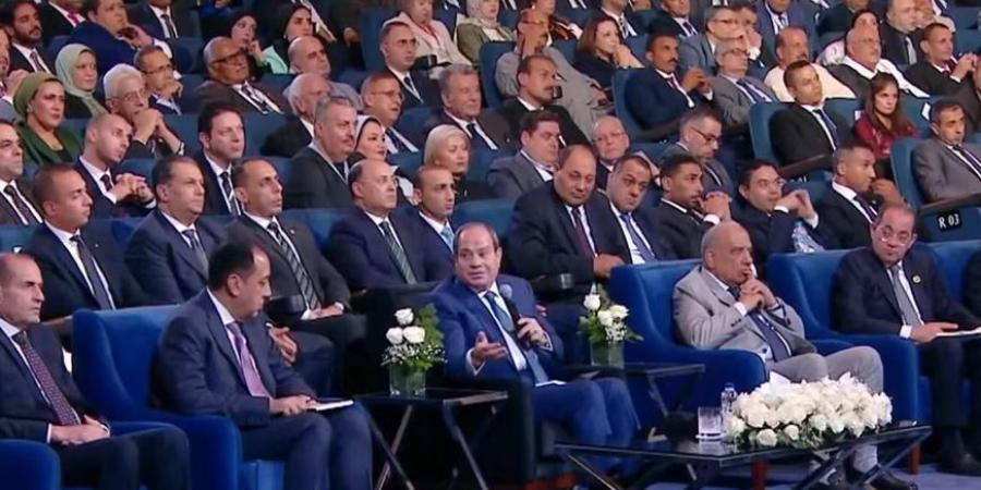 السيسي: لا أحد يمتلك الوطنية وحده.. والمشروعات الزراعية تتطلب تنفيذاً مركزياً
