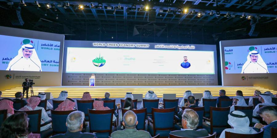 "قمة الاقتصاد الأخضر" تكرس ريادة الإمارات في تحويل العمل المناخي لقطاع استثماري واعد