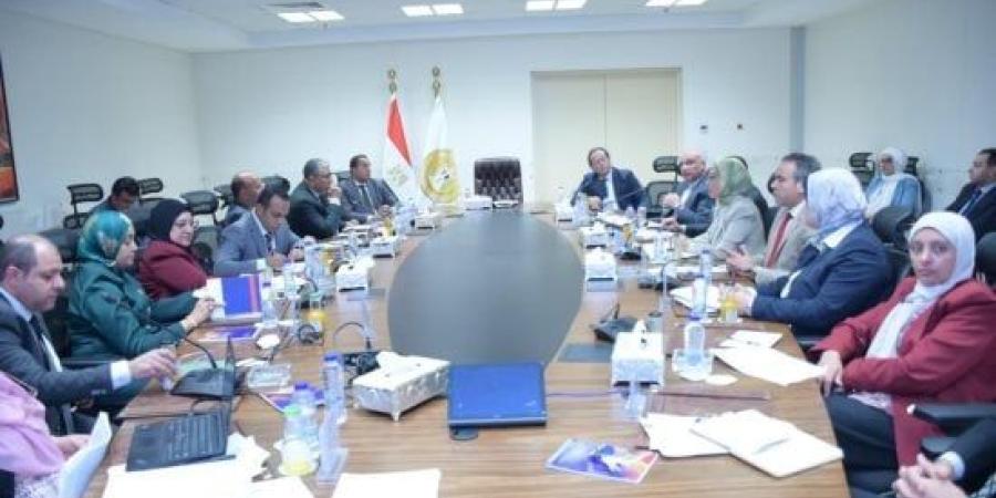 جهاز شئون البيئة يناقش خطة المساهمات الوطنية وإطار أسواق الكربون :اليوم السابع