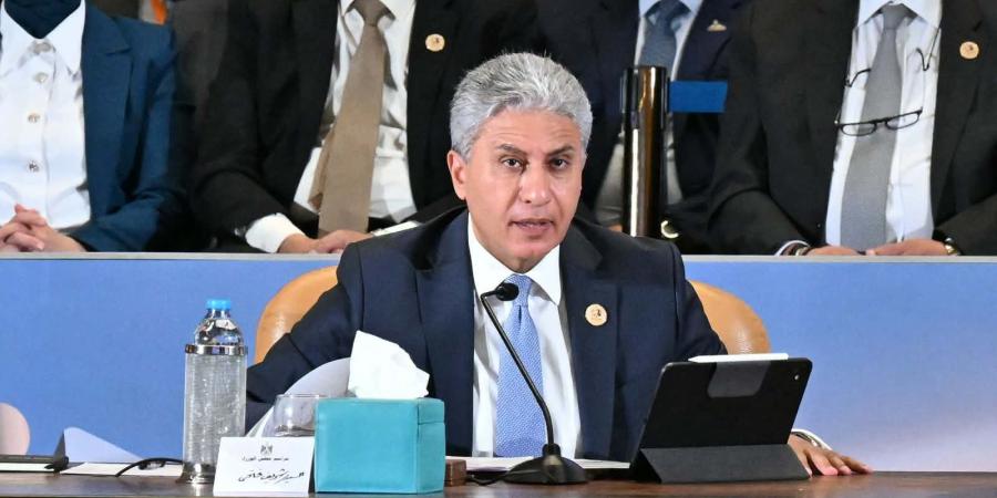 وزير السياحة يشارك في مائدة مستديرة بعنوان موارد النقد وإدارة الدين بمنتدى مصر 2026