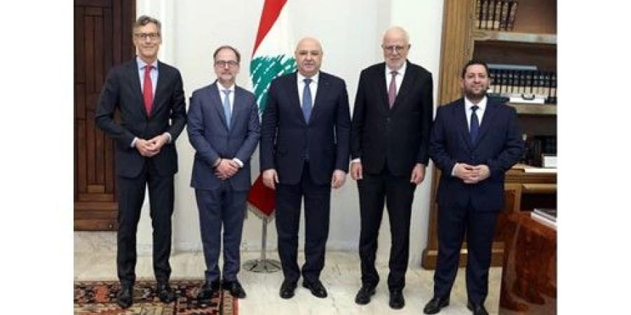 عون يؤكد تمسك لبنان بالشرعية الدولية.. وواشنطن: لا مساس بـ «الطائف»
