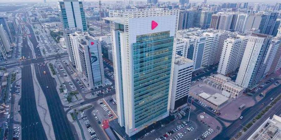 أبوظبي التجاري يحقق 10.296 مليارات درهم صافي أرباح في تسعة أشهر
