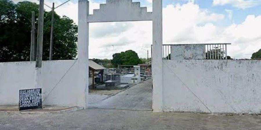 في حادثة غريبة.. رجل يلقى حتفه داخل قبر والده