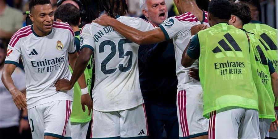 تحليل | هذا اللاعب كلمة السر.. هل يسير مورينيو على نهج ألونسو وإنريكي أمام برشلونة؟