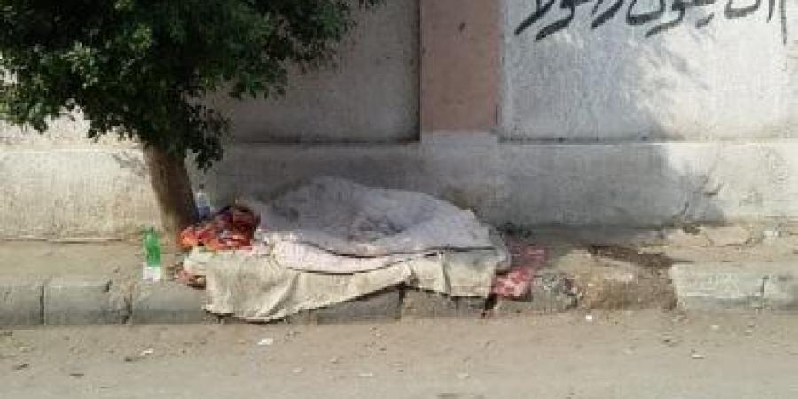 الداخلية تكشف ملابسات صورة طفل يفترش الأرض في إيتاي البارود