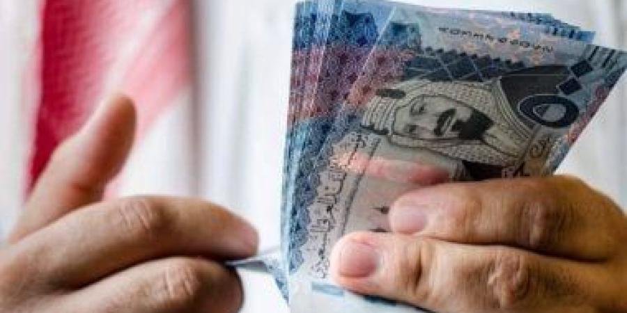 قبل السفر للعمرة.. 1000 ريال سعودي تكلف نحو 14.67 ألف جنيه بأقل سعر بيع :اليوم السابع