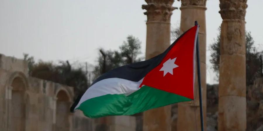 رئيس الوزراء الأردني: أجهزة الدولة كافة تعمل للقبض على منفذي هجوم كنيسة الكرك