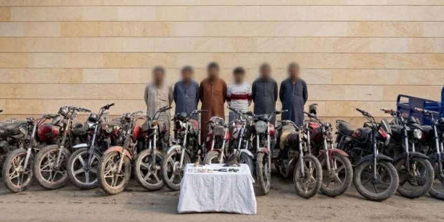ضبط عصابة سرقة الدراجات النارية بالمنيا بأسلوب المغافلة وقطع الضفيرة