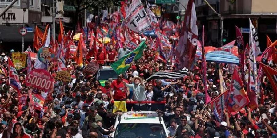 البرازيل تجري جولة إعادة حاسمة للانتخابات الرئاسية بين لولا وفلافيو بولسونارو